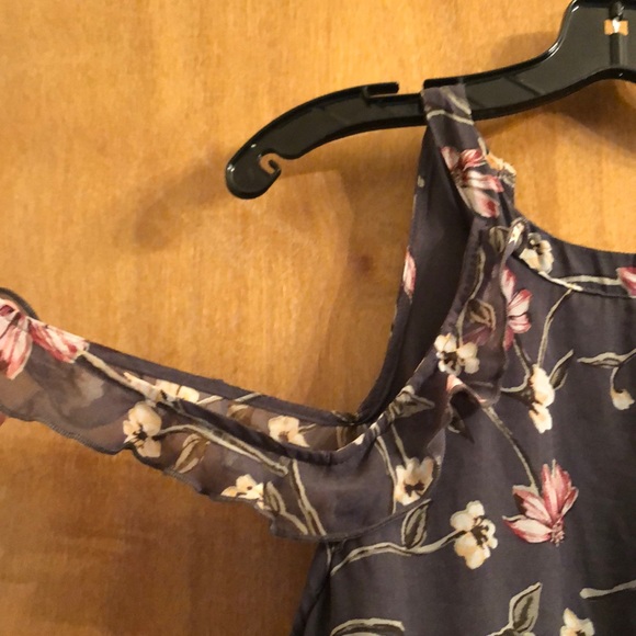 Sleeveless Grey Floral Dress - Picture 2 of 4